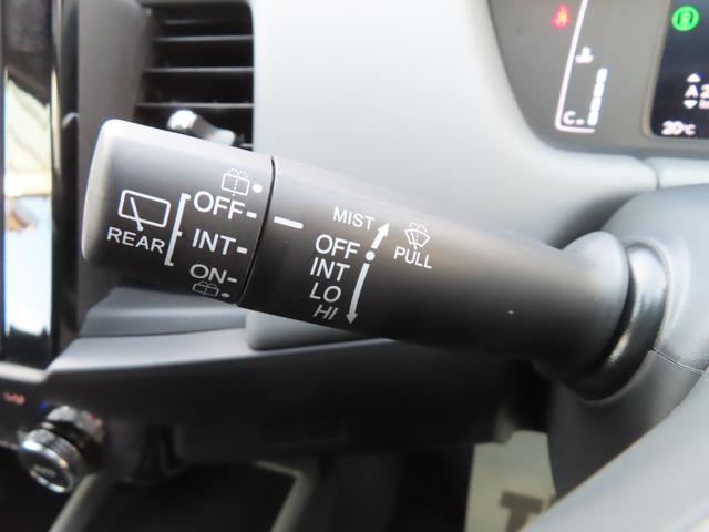 フィット RS RカメラETCLEDAWディスプレイオーディオ USBポート リアカメラ LEDヘッドライト エアコン ETC車載器 キーレス スマートキー 禁煙 横滑防止装置 サイドカーテンエアバック ABS(32枚目)