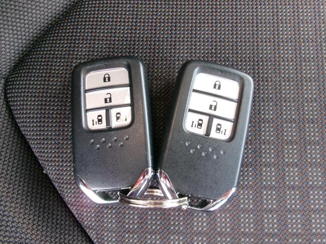 フリードハイブリッド ハイブリッド・Gホンダセンシング ナビフルセグドラレコRカメラETCLED 軽減ブレーキ キーフリーシステム 1オ-ナ- DVD再生可能 サイドカーテンエアバック ECON 禁煙 後カメラ Aクルーズ 地デジフルセグTV シートH(32枚目)