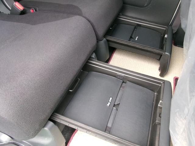 ムーヴキャンバス ＸブラックアクセントリミテッドＳＡＩＩＩ　ナビフルセグＲカメラ　アラウンドビュー　パワーステアリング　衝突被害軽減装置　エアコン　ナビＴＶ　パワーウィンドウ　横滑り防止装置　両側自動ドア　エアバッグ　ＤＶＤ　バックモニター　ＡＢＳ　禁煙（25枚目）