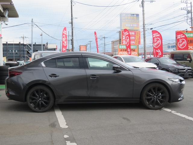 ＭＡＺＤＡ３セダン １５Ｓ　ブラックトーンエディション　ワンオーナー／フルセグＴＶ／３６０°カメラ／ＬＥＤヘッドライト／純正１８インチブラックアルミホイール／（7枚目）