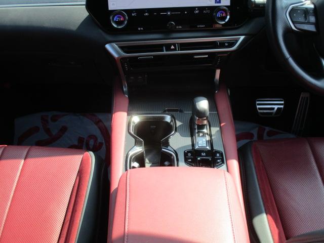 ＲＸ ＲＸ３５０　Ｆスポーツ　１オーナー　マークレビンソン　ナビ　全方位カメラ　ＤＴＶ　ＢＴ　パノラマサンルーフ　ハーフレザー　ベンチレーションシート　ヒーター　三眼ＬＥＤライト　オレンジキャリパー　純正２１ＡＷ　ＨＵＤ　ＡＣＣ（32枚目）