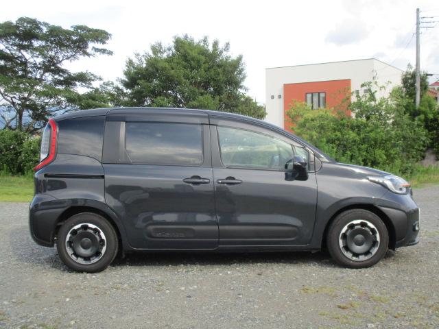 シエンタ ハイブリッドＺ　１オーナー　純正ナビ　全方位カメラ　ＤＴＶ　ＢＴ　両側パワースライド　シートヒーター　セーフティセンス　レーダークルーズ　ＬＥＤライト　ＡＣ１００Ｖ　スマートキー　ＥＴＣ　ステアリングヒーター（6枚目）