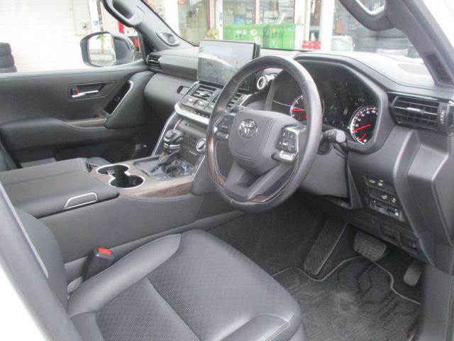 インテリアコーディネーター トヨタ ランドクルーザー ZX ワンオーナー／サンルーフ