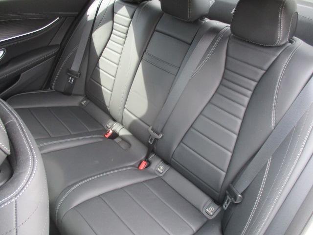 Ｅクラス Ｅ２００　スポーツ　１オーナー　ＡＭＧインテリアプラスＰＫＧ　エクスクルーシブＰＫＧ　パノラマサンルーフ　ナビ　全方位カメラ　ＤＴＶ　ＢＴ　ヘッドアップディスプレイ　革シートヒーター　パドルシフト　ＬＥＤライト　ＥＴＣ（20枚目）