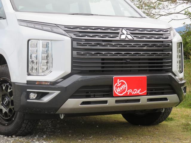 デリカＤ：５ ジャスパー　ＲＡＹＳ１７インチアルミ／ガナドールマフラー／純正１０インチナビ／アラウンドビューモニター／両側パワースライドドア／ＬＥＤヘッドライト／（3枚目）