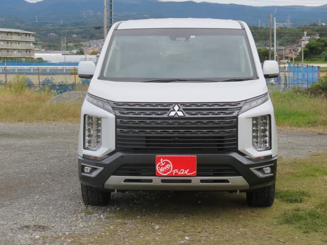 デリカＤ：５ ジャスパー　ＲＡＹＳ１７インチアルミ／ガナドールマフラー／純正１０インチナビ／アラウンドビューモニター／両側パワースライドドア／ＬＥＤヘッドライト／（4枚目）