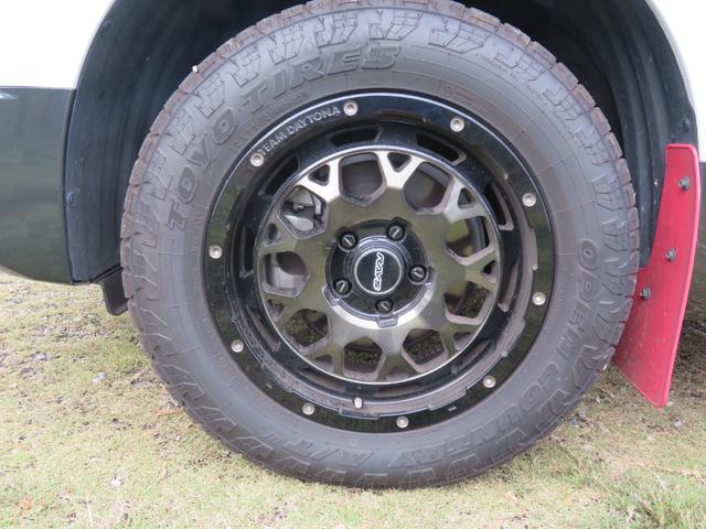 デリカＤ：５ ジャスパー　ＲＡＹＳ１７インチアルミ／ガナドールマフラー／純正１０インチナビ／アラウンドビューモニター／両側パワースライドドア／ＬＥＤヘッドライト／（11枚目）