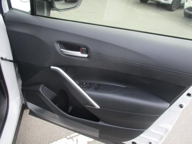 カローラクロス ハイブリッド Z 1オーナー 純正ナビ 全方位カメラ BT ハーフレザー シートヒーター LEDライト パワーシート パワーバックドア セーフティセンス レーダークルーズ 前後ドラレコ ETC 純正18AW(16枚目)