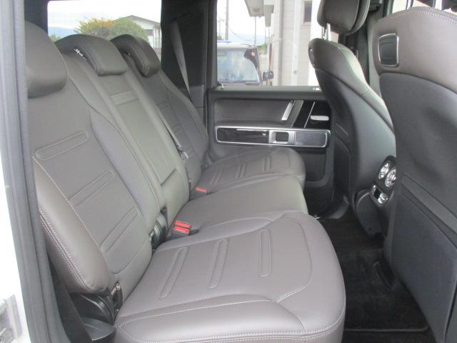 Ｇクラス Ｇ４００ｄ　ＡＭＧライン　１オーナ　ＡＭＧライン　Ｇマヌファクトゥーアプログラム　アダプティブダンピング　ラグジュアリーＰＫＧ　オパリスホワイト　ナビ　全方位カメラ　ＤＴＶ　ＢＴ　サンルーフ　ブルメスター　ＬＥＤライト　ＥＴＣ（19枚目）