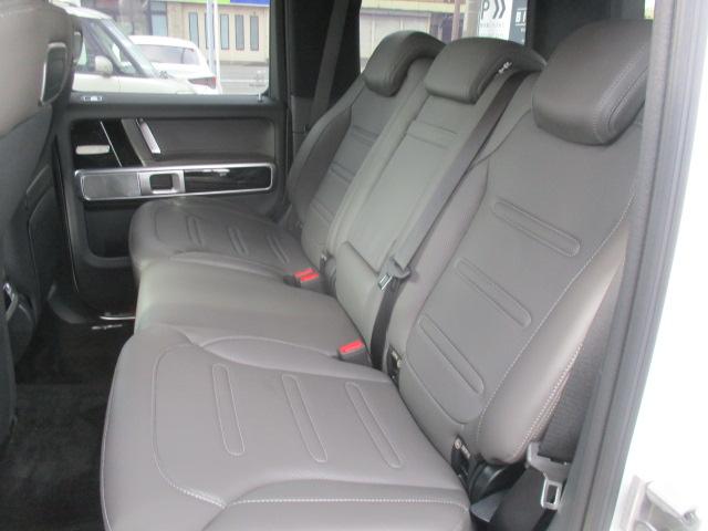 Ｇクラス Ｇ４００ｄ　ＡＭＧライン　１オーナ　ＡＭＧライン　Ｇマヌファクトゥーアプログラム　アダプティブダンピング　ラグジュアリーＰＫＧ　オパリスホワイト　ナビ　全方位カメラ　ＤＴＶ　ＢＴ　サンルーフ　ブルメスター　ＬＥＤライト　ＥＴＣ（21枚目）
