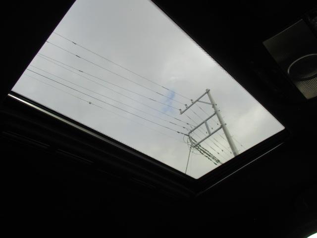 Ｇクラス Ｇ４００ｄ　ＡＭＧライン　１オーナ　ＡＭＧライン　Ｇマヌファクトゥーアプログラム　アダプティブダンピング　ラグジュアリーＰＫＧ　オパリスホワイト　ナビ　全方位カメラ　ＤＴＶ　ＢＴ　サンルーフ　ブルメスター　ＬＥＤライト　ＥＴＣ（33枚目）