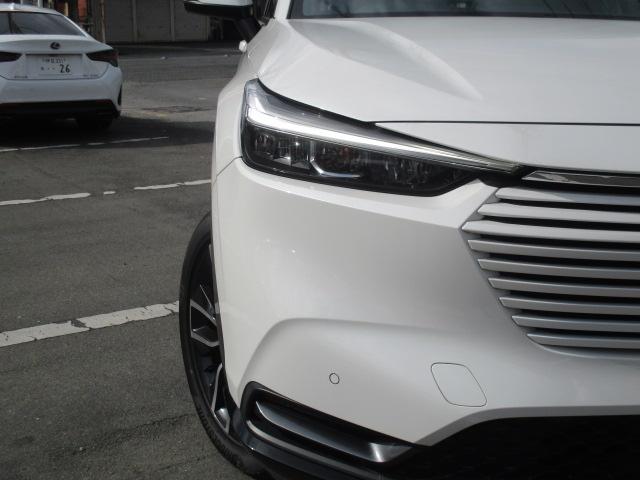 ヴェゼル ｅ：ＨＥＶ　Ｚ　ナビ　Ｂカメラ　ＤＴＶ　ＢＴ　ハーフレザー　シートヒーター　ステアリングヒーター　ＬＥＤライト　ホンダセンシング　レーダークルーズ　パワーバックドア　パドルシフト　ワイヤレス充電　ＥＴＣ　純正アルミ（5枚目）