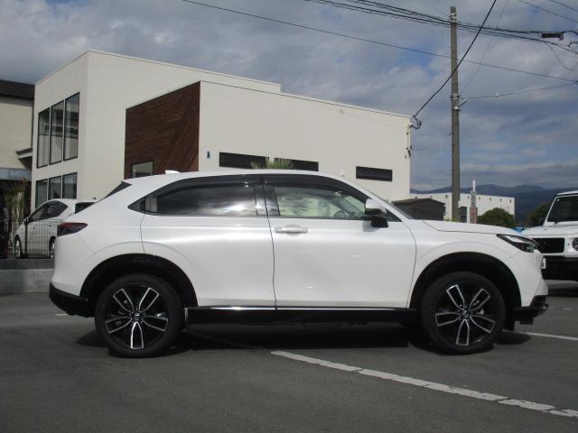 ヴェゼル ｅ：ＨＥＶ　Ｚ　ナビ　Ｂカメラ　ＤＴＶ　ＢＴ　ハーフレザー　シートヒーター　ステアリングヒーター　ＬＥＤライト　ホンダセンシング　レーダークルーズ　パワーバックドア　パドルシフト　ワイヤレス充電　ＥＴＣ　純正アルミ（6枚目）