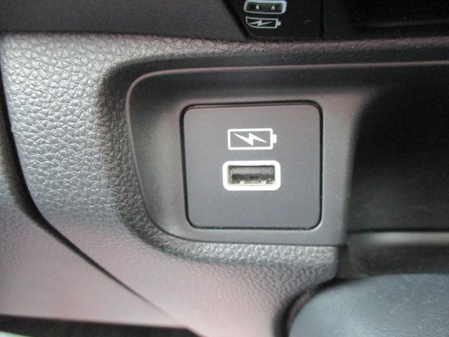 ヴェゼル ｅ：ＨＥＶ　Ｚ　ナビ　Ｂカメラ　ＤＴＶ　ＢＴ　ハーフレザー　シートヒーター　ステアリングヒーター　ＬＥＤライト　ホンダセンシング　レーダークルーズ　パワーバックドア　パドルシフト　ワイヤレス充電　ＥＴＣ　純正アルミ（36枚目）