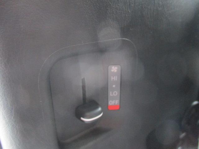 ハイエースワゴン ＧＬ　純正ナビ　全方位カメラ　ＤＴＶ　ＢＴ　パワースライド　ＬＥＤライト　スマートキー　デジタルインナーミラー　ＥＴＣ　純正アルミ　ＡＣ１００Ｖ　セーフティセンス　Ｐソナー（29枚目）