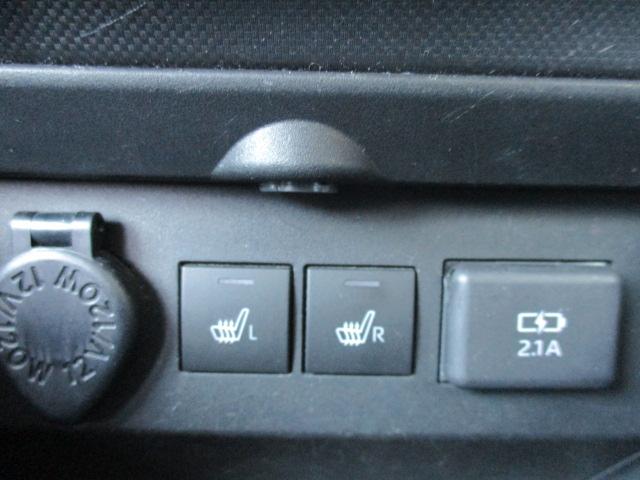 ライズ Ｚ　１オーナー／純正ＳＤナビ・地デジ・ＤＶＤ・ＢＴ／Ｂカメラ／純正１７インチアルミ／クルコン／革巻きステアリング／ステアリングスイッチ／シートヒーター／ビルトインＥＴＣ／ＬＥＤヘッドライト／フォグランプ／（20枚目）