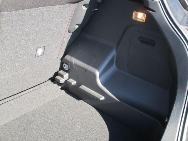 ライズ Ｚ　１オーナー／純正ＳＤナビ・地デジ・ＤＶＤ・ＢＴ／Ｂカメラ／純正１７インチアルミ／クルコン／革巻きステアリング／ステアリングスイッチ／シートヒーター／ビルトインＥＴＣ／ＬＥＤヘッドライト／フォグランプ／（42枚目）