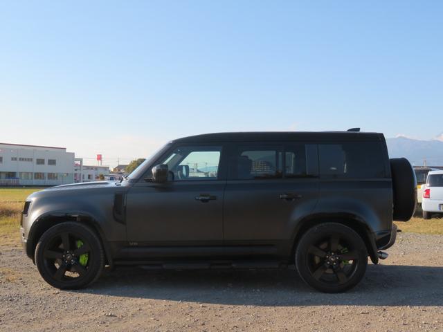 ディフェンダー 110V8カルパチアンエディション P525 1オーナー/パノラミックルーフ/純正22インチAW/メリディアンサラウンド/急速クーラーボックス/クルコン/ドラレコ/全方位カメラ/パドルシフト/背面タイヤカバー/(5枚目)