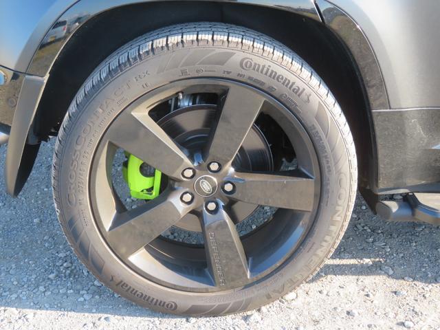 ディフェンダー 110V8カルパチアンエディション P525 1オーナー/パノラミックルーフ/純正22インチAW/メリディアンサラウンド/急速クーラーボックス/クルコン/ドラレコ/全方位カメラ/パドルシフト/背面タイヤカバー/(11枚目)