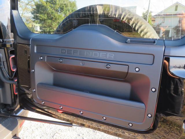 ディフェンダー 110V8カルパチアンエディション P525 1オーナー/パノラミックルーフ/純正22インチAW/メリディアンサラウンド/急速クーラーボックス/クルコン/ドラレコ/全方位カメラ/パドルシフト/背面タイヤカバー/(63枚目)