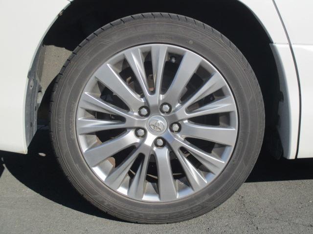 アルファード ２４０Ｓ　タイプゴールドＩＩ　純正９型ナビ　Ｂカメラ　ＤＴＶ　ＢＴ　フリップダウンモニター　両側パワースライド　パワーバックドア　純正アルミ　ハーフレザー　ＥＴＣ　スマートキー（11枚目）