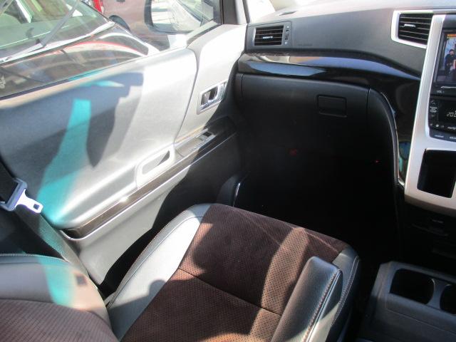 アルファード ２４０Ｓ　タイプゴールドＩＩ　純正９型ナビ　Ｂカメラ　ＤＴＶ　ＢＴ　フリップダウンモニター　両側パワースライド　パワーバックドア　純正アルミ　ハーフレザー　ＥＴＣ　スマートキー（16枚目）