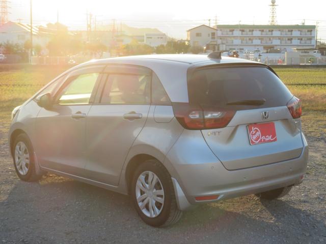 フィット ｅ：ＨＥＶベーシック　ワンオーナー／前後ドラレコ／ホンダセンシング／純正ＳＤナビ／Ｂｌｕｅｔｏｏｔｈ／ＥＴＣ／レーダークルーズ／ステアリングスイッチ／ソナー／スマートキー／プッシュスタート／ＬＥＤヘッドライト／バックカメラ（6枚目）