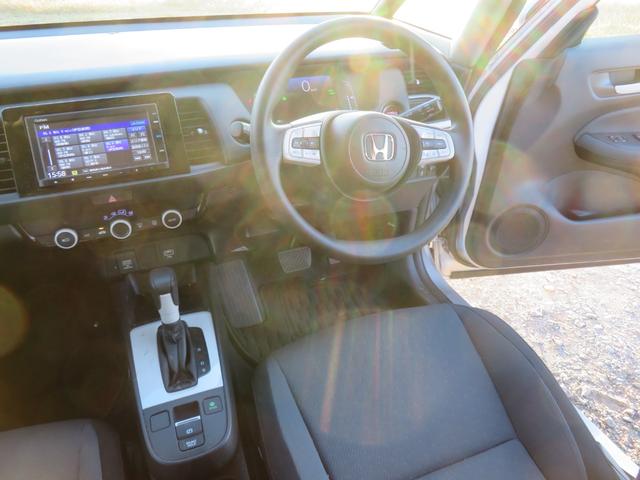 フィット ｅ：ＨＥＶベーシック　ワンオーナー／前後ドラレコ／ホンダセンシング／純正ＳＤナビ／Ｂｌｕｅｔｏｏｔｈ／ＥＴＣ／レーダークルーズ／ステアリングスイッチ／ソナー／スマートキー／プッシュスタート／ＬＥＤヘッドライト／バックカメラ（11枚目）