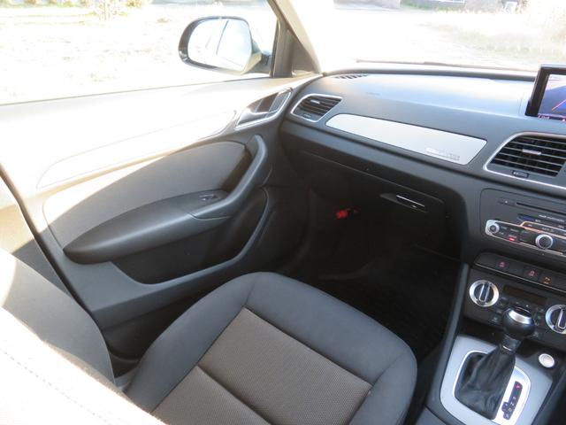 Ｑ３ ２．０ＴＦＳＩクワトロ２１１ＰＳ　メーカーナビ／ＨＤＤ・ＢＴ・ＤＶＤ／Ｂカメラ／前後ドラレコ／純正１８インチアルミ／前席パワーシート／革巻きハンドル／ステアリングスイッチ／ＨＩＤヘッドライト／フォグランプ／（18枚目）