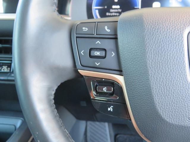 クラウンクロスオーバー Ｇアドバンスド・レザーパッケージ　クロレザーシート／デジタルインナーミラ／ベンチレーション付シートヒーター／セーフティセンス／ブラインドスポット／ディスプレイオーディオ／純正ナビ／フルセグＴＶ／３６０°カメラ／（23枚目）