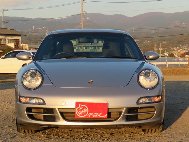 ９１１ ９１１カレラ　スポーツクロノＰ／Ｋ／スポーツエキゾースト／ＰＡＳＭ／ＯＰ１９インチアルミ／ＯＰキャリパー／シートヒーター／ＯＰメーター／ドラレコ／ＥＴＣ／オートリヤウイング／社外ＨＤＤナビ・ＢＴ・ＤＶＤ／Ｂカメラ／（3枚目）