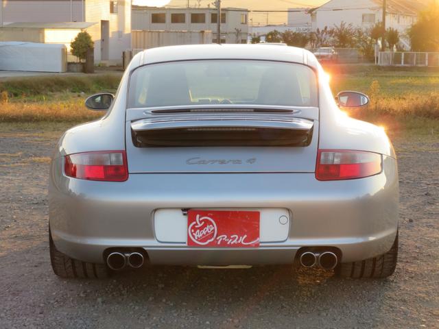 ９１１ ９１１カレラ　スポーツクロノＰ／Ｋ／スポーツエキゾースト／ＰＡＳＭ／ＯＰ１９インチアルミ／ＯＰキャリパー／シートヒーター／ＯＰメーター／ドラレコ／ＥＴＣ／オートリヤウイング／社外ＨＤＤナビ・ＢＴ・ＤＶＤ／Ｂカメラ／（7枚目）