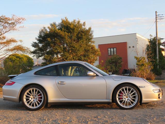 ９１１ ９１１カレラ　スポーツクロノＰ／Ｋ／スポーツエキゾースト／ＰＡＳＭ／ＯＰ１９インチアルミ／ＯＰキャリパー／シートヒーター／ＯＰメーター／ドラレコ／ＥＴＣ／オートリヤウイング／社外ＨＤＤナビ・ＢＴ・ＤＶＤ／Ｂカメラ／（9枚目）