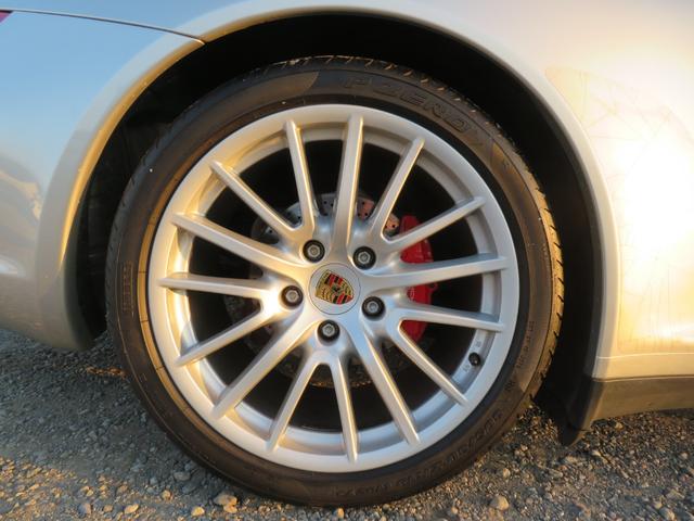 ９１１ ９１１カレラ　スポーツクロノＰ／Ｋ／スポーツエキゾースト／ＰＡＳＭ／ＯＰ１９インチアルミ／ＯＰキャリパー／シートヒーター／ＯＰメーター／ドラレコ／ＥＴＣ／オートリヤウイング／社外ＨＤＤナビ・ＢＴ・ＤＶＤ／Ｂカメラ／（11枚目）