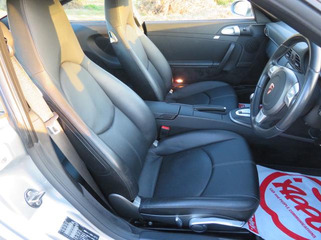 ９１１ ９１１カレラ　スポーツクロノＰ／Ｋ／スポーツエキゾースト／ＰＡＳＭ／ＯＰ１９インチアルミ／ＯＰキャリパー／シートヒーター／ＯＰメーター／ドラレコ／ＥＴＣ／オートリヤウイング／社外ＨＤＤナビ・ＢＴ・ＤＶＤ／Ｂカメラ／（17枚目）