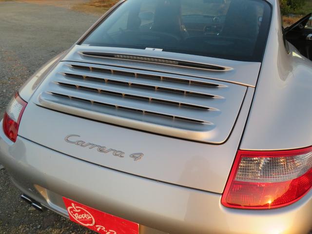 ９１１ ９１１カレラ　スポーツクロノＰ／Ｋ／スポーツエキゾースト／ＰＡＳＭ／ＯＰ１９インチアルミ／ＯＰキャリパー／シートヒーター／ＯＰメーター／ドラレコ／ＥＴＣ／オートリヤウイング／社外ＨＤＤナビ・ＢＴ・ＤＶＤ／Ｂカメラ／（51枚目）