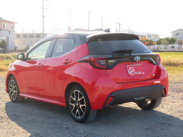 ヤリス ハイブリッドＺ　パノラミックビューモニター／セーフティセンス／ブラインドスポット／純正ナビ／フルセグＴＶ／シートヒーター／純正１６インチアルミ／（9枚目）