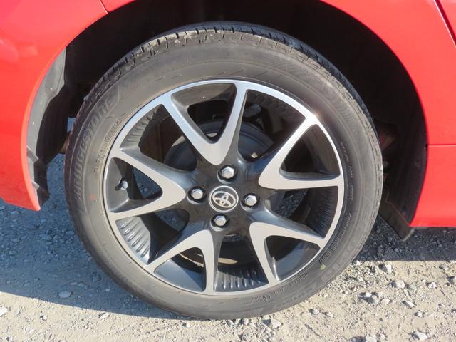 ヤリス ハイブリッドＺ　パノラミックビューモニター／セーフティセンス／ブラインドスポット／純正ナビ／フルセグＴＶ／シートヒーター／純正１６インチアルミ／（12枚目）