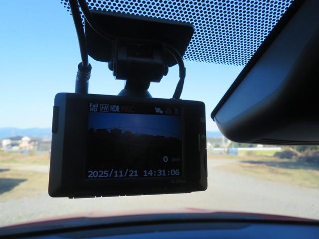 ヤリス ハイブリッドＺ　パノラミックビューモニター／セーフティセンス／ブラインドスポット／純正ナビ／フルセグＴＶ／シートヒーター／純正１６インチアルミ／（21枚目）