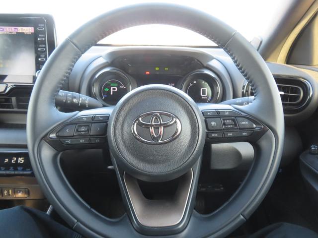 ヤリス ハイブリッドＺ　パノラミックビューモニター／セーフティセンス／ブラインドスポット／純正ナビ／フルセグＴＶ／シートヒーター／純正１６インチアルミ／（22枚目）