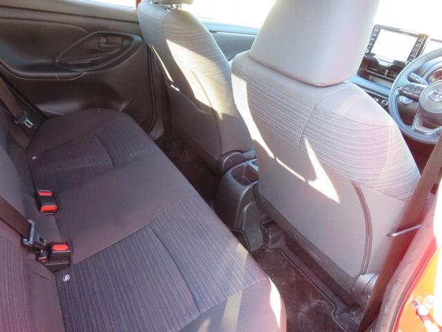 ヤリス ハイブリッドＺ　パノラミックビューモニター／セーフティセンス／ブラインドスポット／純正ナビ／フルセグＴＶ／シートヒーター／純正１６インチアルミ／（29枚目）