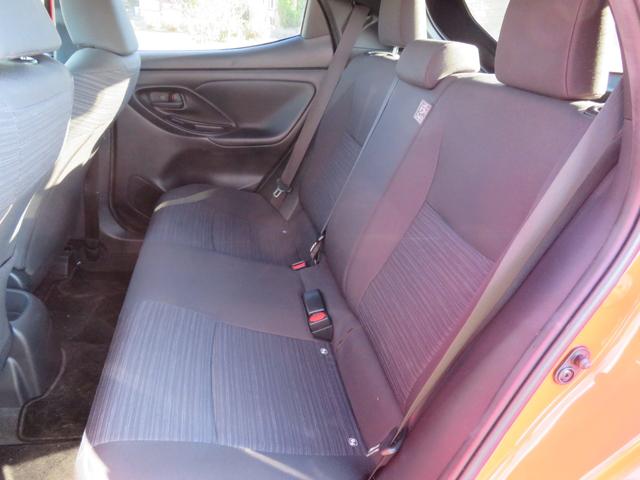 ヤリス ハイブリッドＺ　パノラミックビューモニター／セーフティセンス／ブラインドスポット／純正ナビ／フルセグＴＶ／シートヒーター／純正１６インチアルミ／（30枚目）