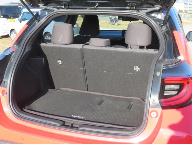 ヤリス ハイブリッドＺ　パノラミックビューモニター／セーフティセンス／ブラインドスポット／純正ナビ／フルセグＴＶ／シートヒーター／純正１６インチアルミ／（32枚目）