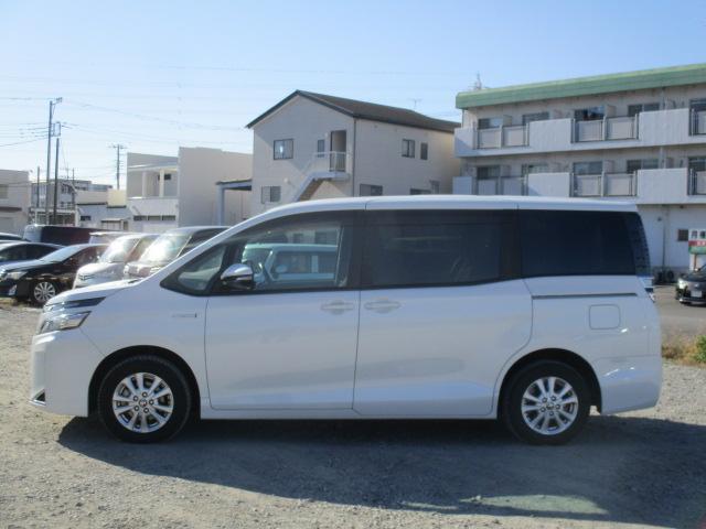 ヴォクシー ハイブリッドＶ　１オーナー　純正１０型ナビ　Ｂカメラ　ＤＴＶ　ＢＴ　純正フリップダウンモニター　両側パワースライド　ＬＥＤライト　シートヒーター　セーフティセンス　クルーズコントロール　ＥＴＣ　Ｐソナー　ドラレコ（7枚目）