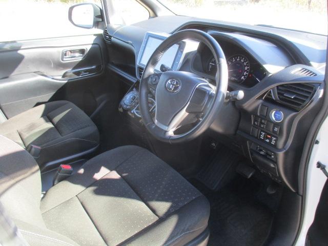 ヴォクシー ハイブリッドＶ　１オーナー　純正１０型ナビ　Ｂカメラ　ＤＴＶ　ＢＴ　純正フリップダウンモニター　両側パワースライド　ＬＥＤライト　シートヒーター　セーフティセンス　クルーズコントロール　ＥＴＣ　Ｐソナー　ドラレコ（16枚目）