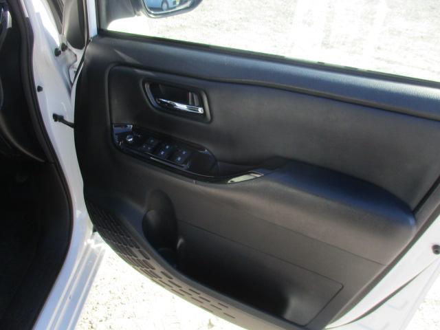 ヴォクシー ハイブリッドＶ　１オーナー　純正１０型ナビ　Ｂカメラ　ＤＴＶ　ＢＴ　純正フリップダウンモニター　両側パワースライド　ＬＥＤライト　シートヒーター　セーフティセンス　クルーズコントロール　ＥＴＣ　Ｐソナー　ドラレコ（17枚目）