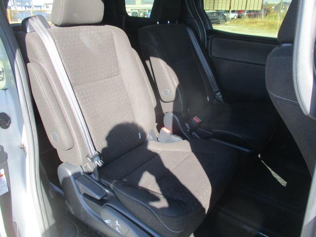 ヴォクシー ハイブリッドＶ　１オーナー　純正１０型ナビ　Ｂカメラ　ＤＴＶ　ＢＴ　純正フリップダウンモニター　両側パワースライド　ＬＥＤライト　シートヒーター　セーフティセンス　クルーズコントロール　ＥＴＣ　Ｐソナー　ドラレコ（19枚目）