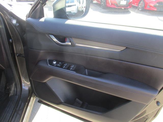 ＣＸ－８ ＸＤ　Ｌパッケージ　１オーナー　ナビ　全方位カメラ　ＤＴＶ　ＢＴ　ＤＶＤ再生　革シートヒーター　ＬＥＤライト　６人乗り　後席シートヒーター　ヘッドアップディスプレイ　衝突軽減ブレーキ　レーダークルーズ　ＥＴＣ　ドラレコ（16枚目）