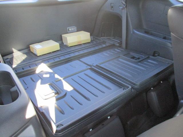 ＣＸ－８ ＸＤ　Ｌパッケージ　１オーナー　ナビ　全方位カメラ　ＤＴＶ　ＢＴ　ＤＶＤ再生　革シートヒーター　ＬＥＤライト　６人乗り　後席シートヒーター　ヘッドアップディスプレイ　衝突軽減ブレーキ　レーダークルーズ　ＥＴＣ　ドラレコ（19枚目）