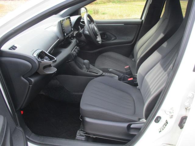 ヤリス X ワンオーナー/ディスプレイオーディオナビ/全方位カメラ/BT/前後ドラレコ/スマートキー/プッシュスタート/セーフティセンス/衝突軽減ブレーキ/レーンアシスト/オートハイビーム/前後ソナー/(16枚目)